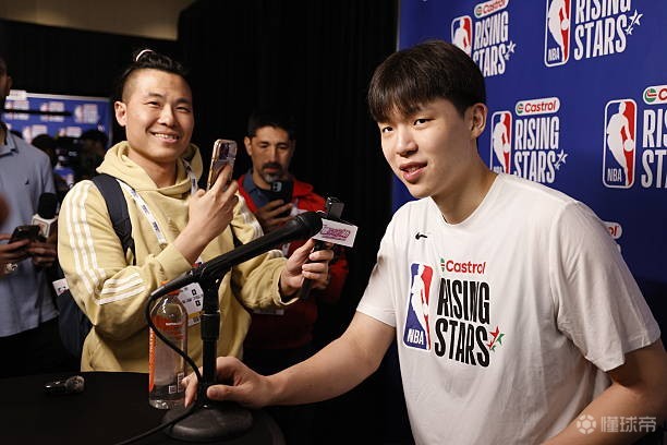 杨瀚森：全明星周末最期待与约基奇聊天，我等不及要亲他了