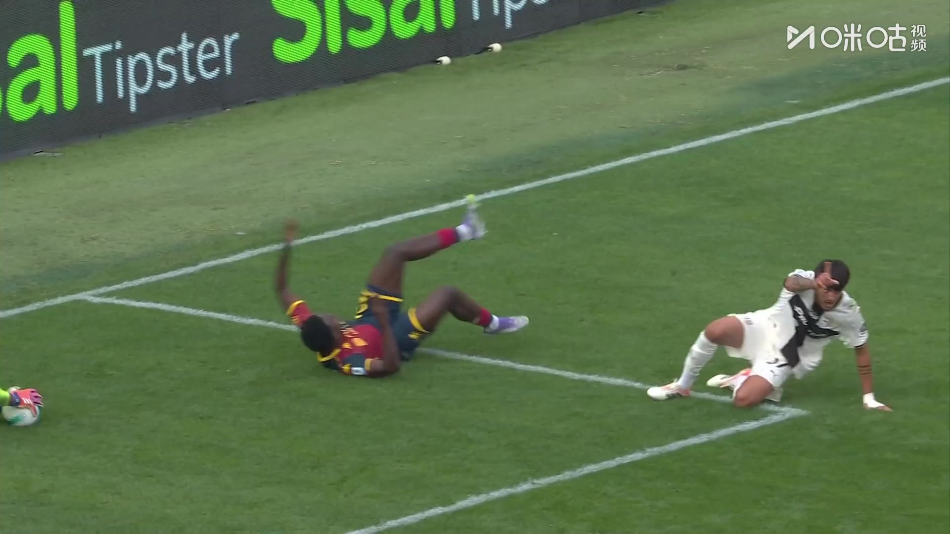 日本门神铃木彩艳意甲补时扑出点球助帕尔马拿到1分