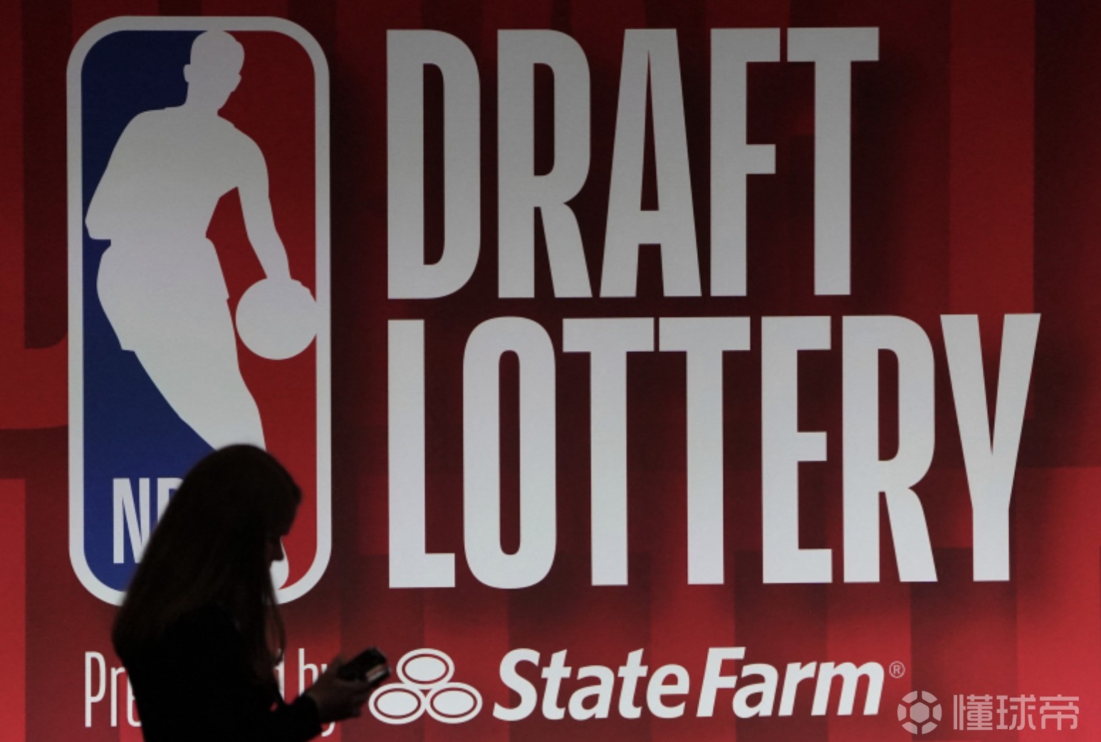 记者：NBA各队正向萧华提交选秀改革方案，以遏制摆烂行为