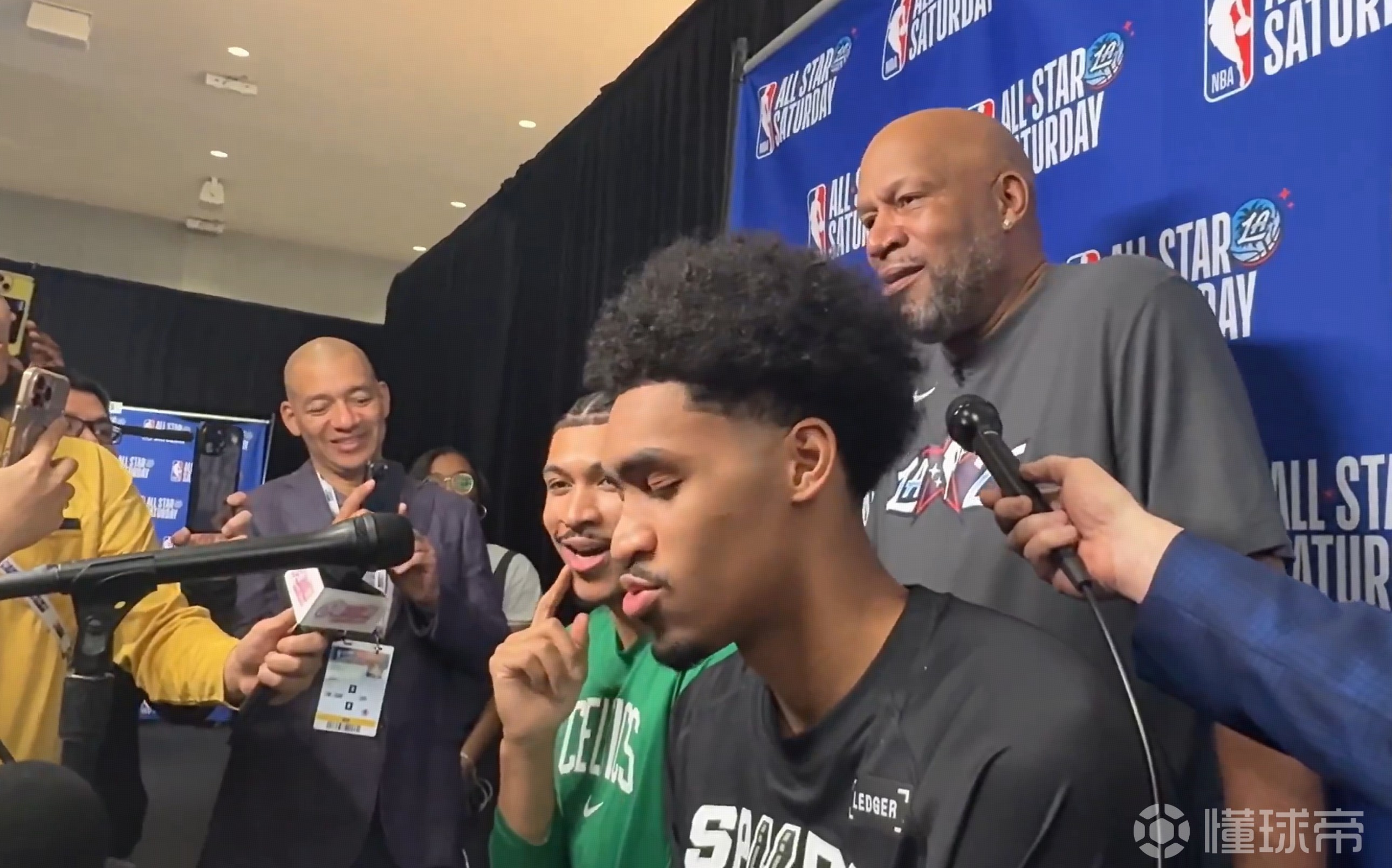 是否预料到两个儿子都能打进NBA？老哈珀：我又不是詹姆斯